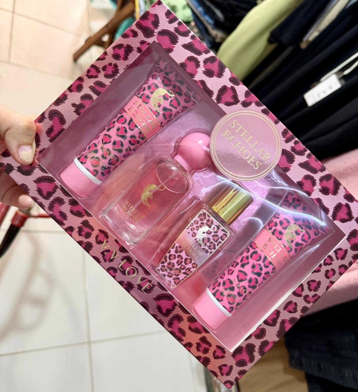 set de perfume, body mist, loción corporal y gel de ducha x12 unidades
