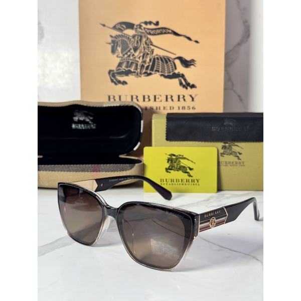 Lentes BURBERRY — Ref. LF-L223-0011 con el packaging mostrado en la fotografía