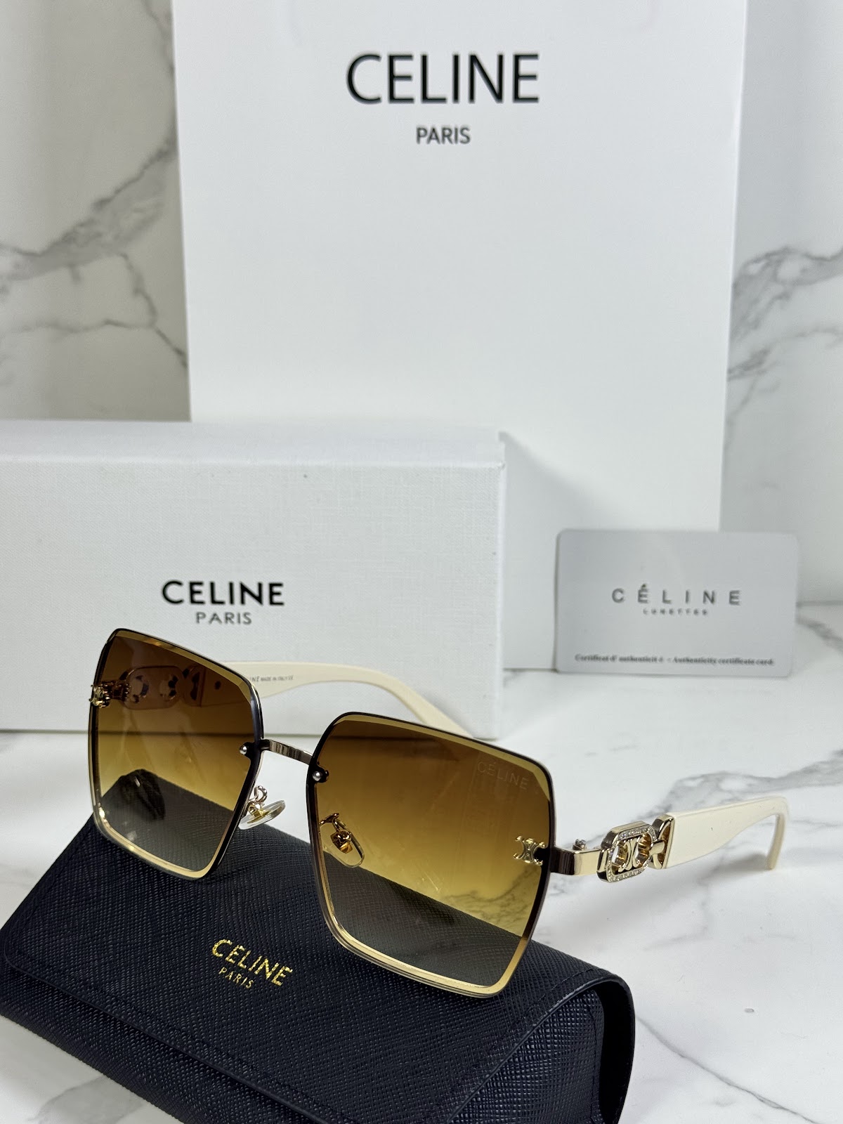 Lentes CELINE — Ref. LF-L222-0005 con el packaging mostrado en la fotografía