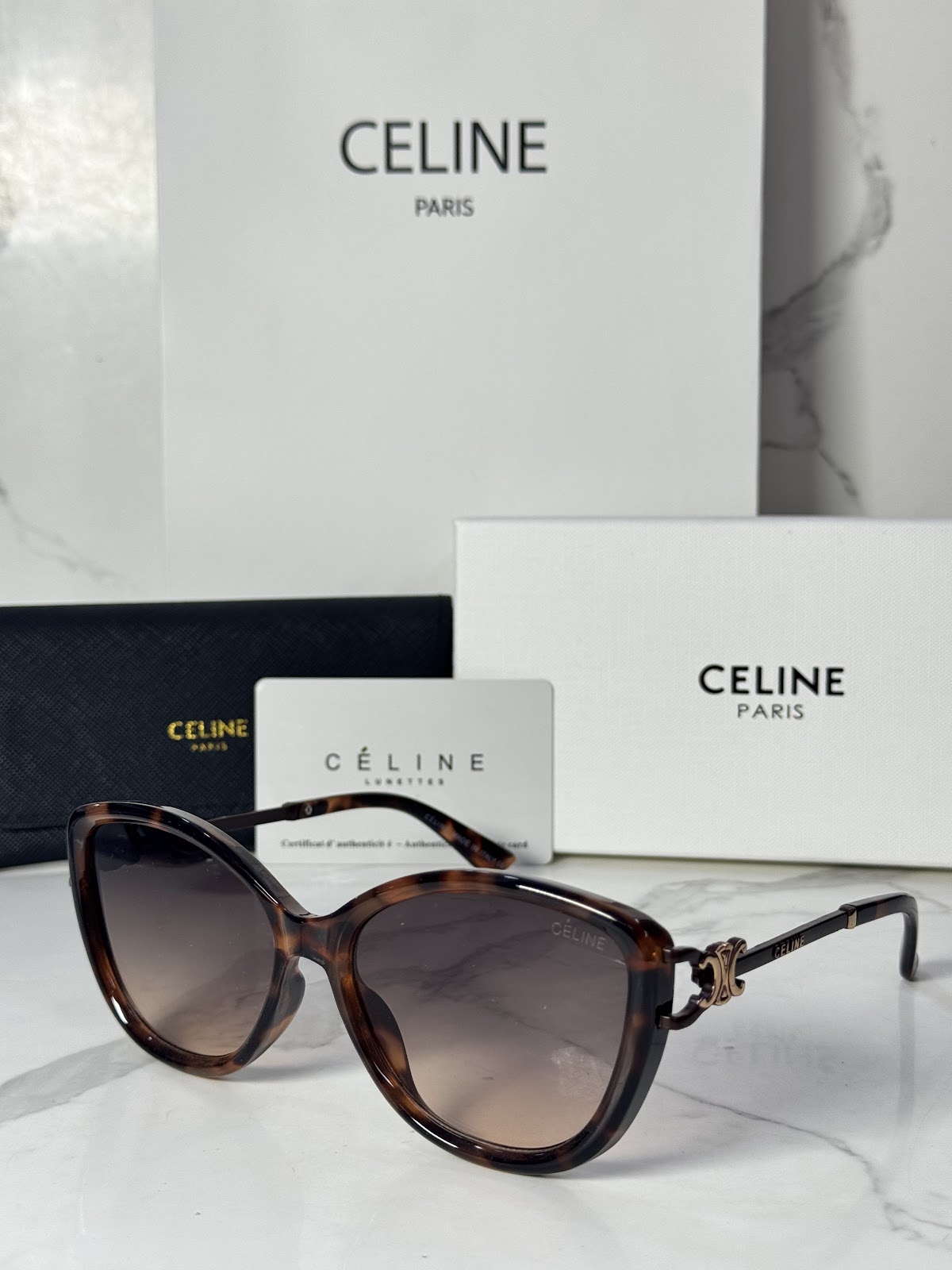Lentes CELINE — Ref. LF-L222-0019 con el packaging mostrado en la fotografía