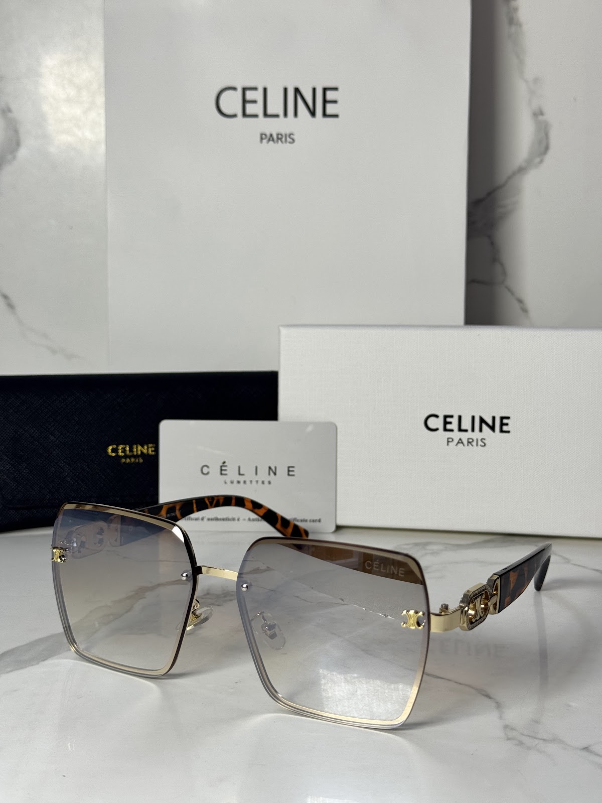 Lentes CELINE — Ref. LF-L222-0038 con el packaging mostrado en la fotografía