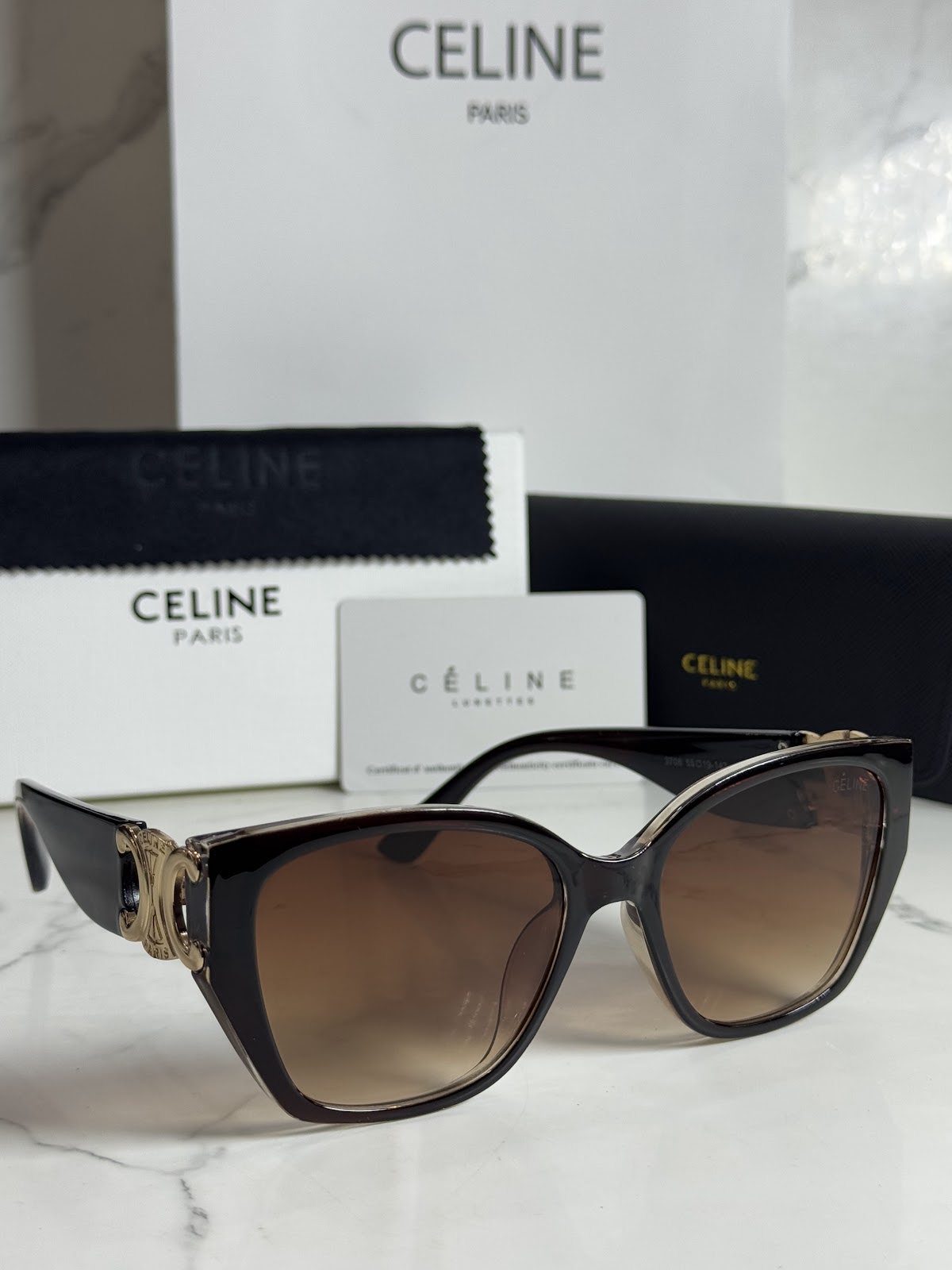 Lentes CELINE — Ref. LF-L222-0052 con el packaging mostrado en la fotografía