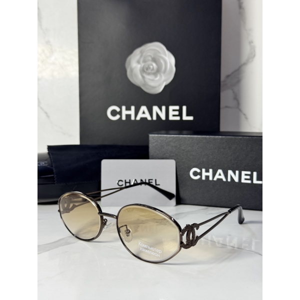 Lentes CHANEL — Ref. LF-L224-0002 con el packaging mostrado en la fotografía