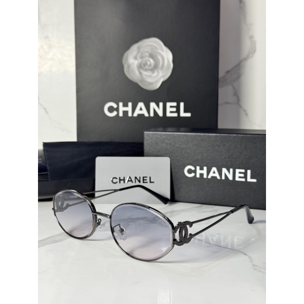Lentes CHANEL — Ref. LF-L224-0003 con el packaging mostrado en la fotografía