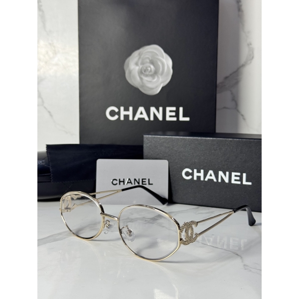 Lentes CHANEL — Ref. LF-L224-0004 con el packaging mostrado en la fotografía