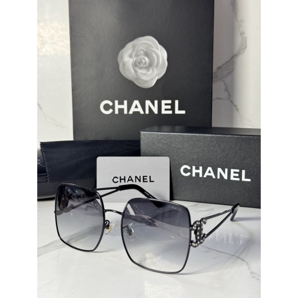 Lentes CHANEL — Ref. LF-L224-0008 con el packaging mostrado en la fotografía