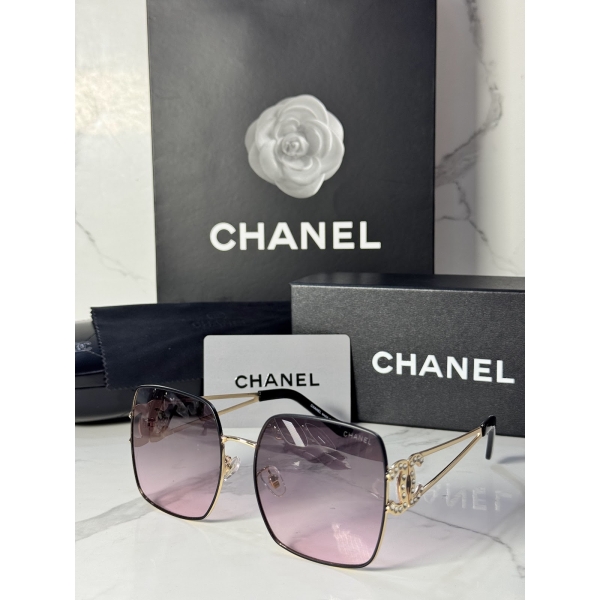 Lentes CHANEL — Ref. LF-L224-0009 con el packaging mostrado en la fotografía