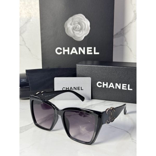 Lentes CHANEL — Ref. LF-L224-0016 con el packaging mostrado en la fotografía