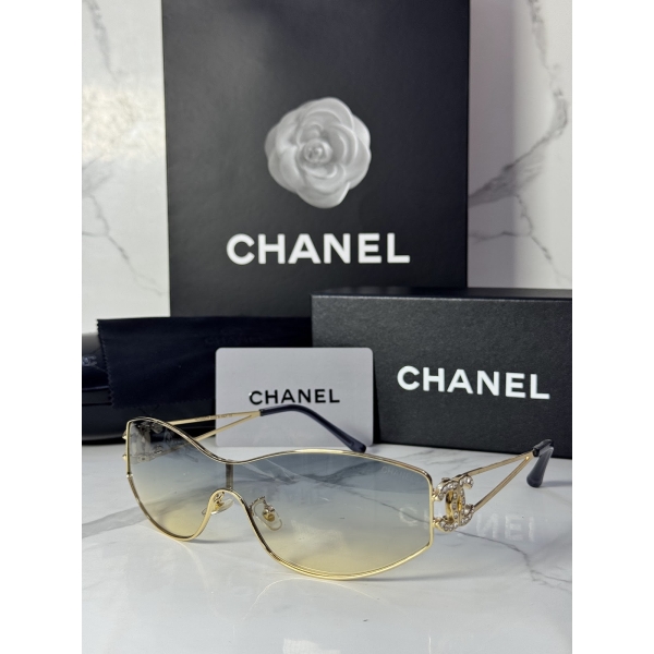 Lentes CHANEL — Ref. LF-L224-0023 con el packaging mostrado en la fotografía