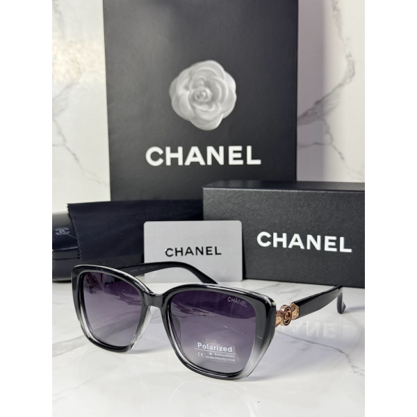 Lentes CHANEL — Ref. LF-L224-0029 con el packaging mostrado en la fotografía