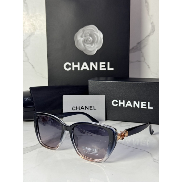 Lentes CHANEL — Ref. LF-L224-0030 con el packaging mostrado en la fotografía