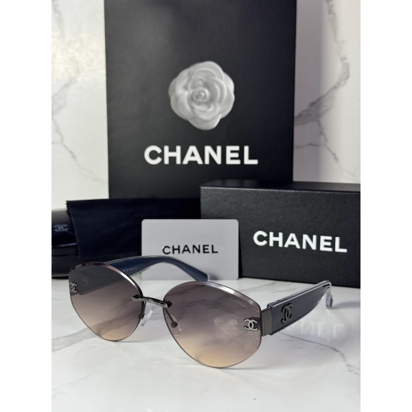 Lentes CHANEL — Ref. LF-L224-0034 con el packaging mostrado en la fotografía