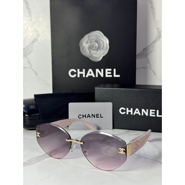 Lentes CHANEL — Ref. LF-L224-0035 con el packaging mostrado en la fotografía