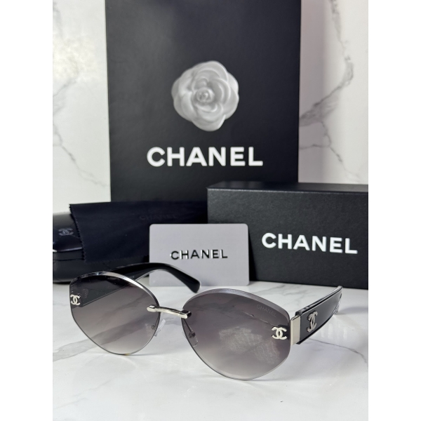 Lentes CHANEL — Ref. LF-L224-0038 con el packaging mostrado en la fotografía