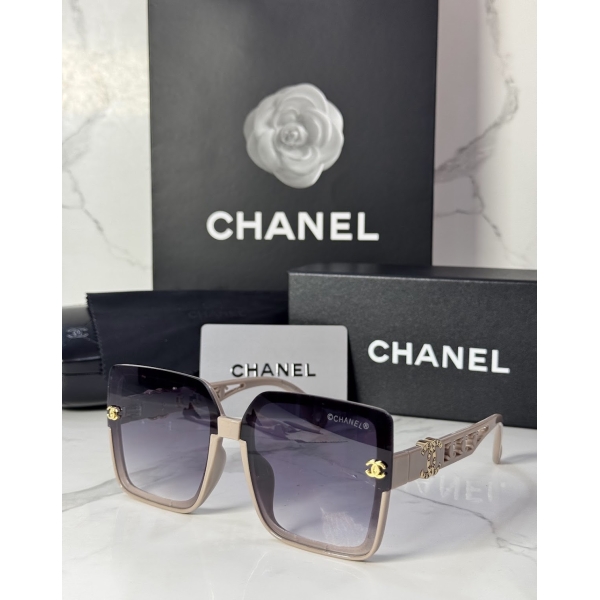 Lentes CHANEL — Ref. LF-L224-0039 con el packaging mostrado en la fotografía