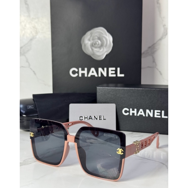 Lentes CHANEL — Ref. LF-L224-0040 con el packaging mostrado en la fotografía