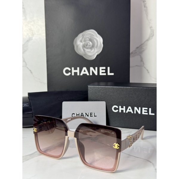 Lentes CHANEL — Ref. LF-L224-0041 con el packaging mostrado en la fotografía