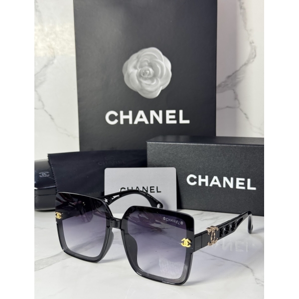 Lentes CHANEL — Ref. LF-L224-0043 con el packaging mostrado en la fotografía