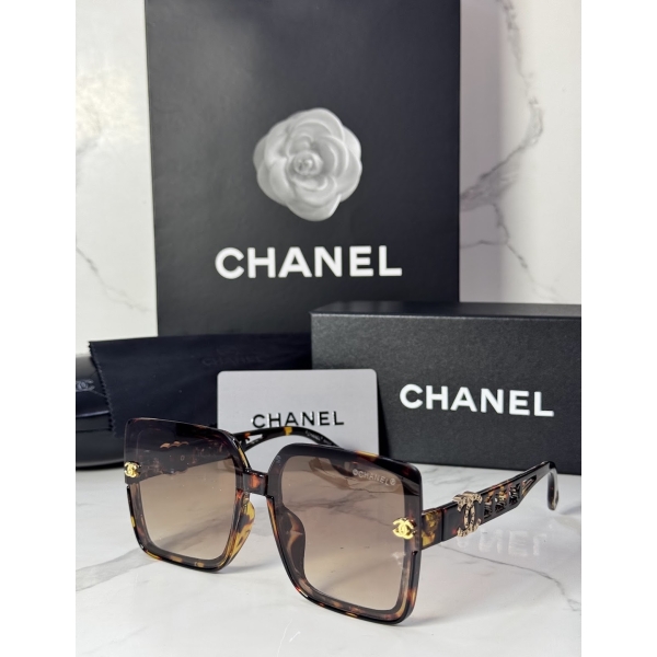 Lentes CHANEL — Ref. LF-L224-0044 con el packaging mostrado en la fotografía