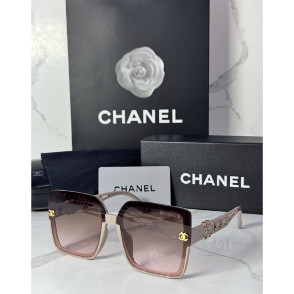 Lentes CHANEL — Ref. LF-L224-0045 con el packaging mostrado en la fotografía