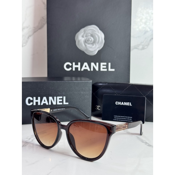 Lentes CHANEL — Ref. LF-L224-0062 con el packaging mostrado en la fotografía