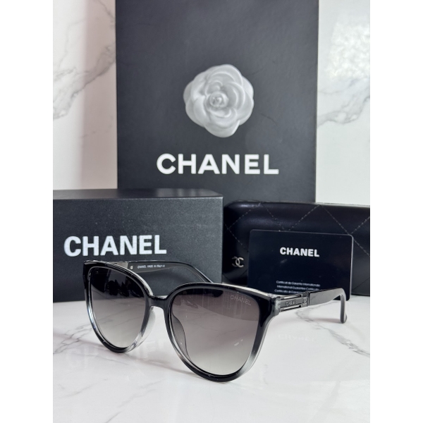 Lentes CHANEL — Ref. LF-L224-0063 con el packaging mostrado en la fotografía