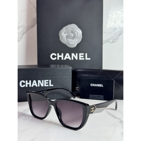 Lentes CHANEL — Ref. LF-L224-0065 con el packaging mostrado en la fotografía