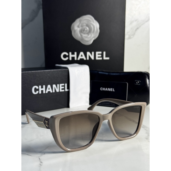 Lentes CHANEL — Ref. LF-L224-0071 con el packaging mostrado en la fotografía