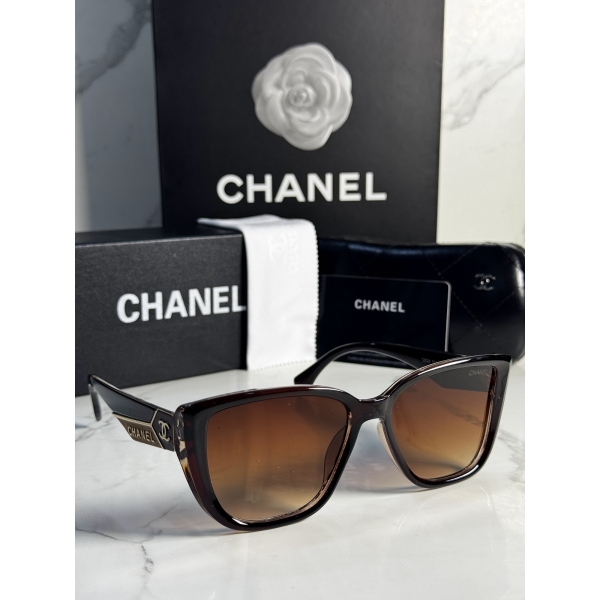 Lentes CHANEL — Ref. LF-L224-0073 con el packaging mostrado en la fotografía