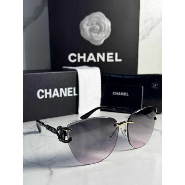 Lentes CHANEL — Ref. LF-L224-0074 con el packaging mostrado en la fotografía