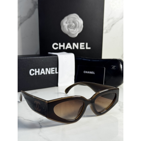Lentes CHANEL — Ref. LF-L224-0080 con el packaging mostrado en la fotografía