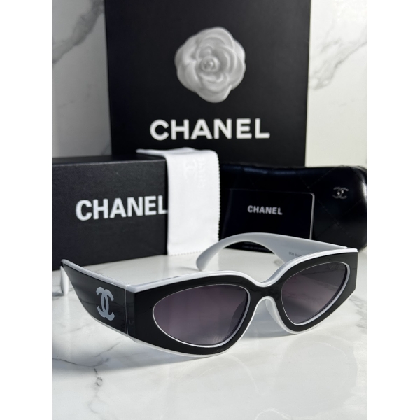 Lentes CHANEL — Ref. LF-L224-0083 con el packaging mostrado en la fotografía