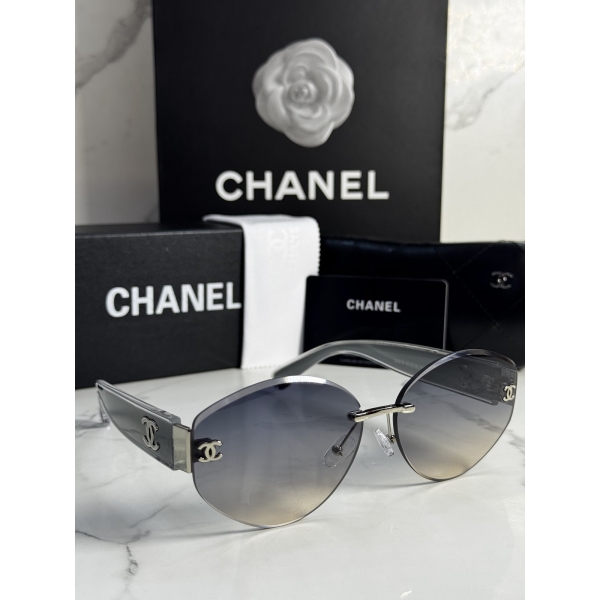 Lentes CHANEL — Ref. LF-L224-0087 con el packaging mostrado en la fotografía