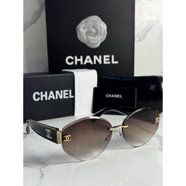 Lentes CHANEL — Ref. LF-L224-0089 con el packaging mostrado en la fotografía