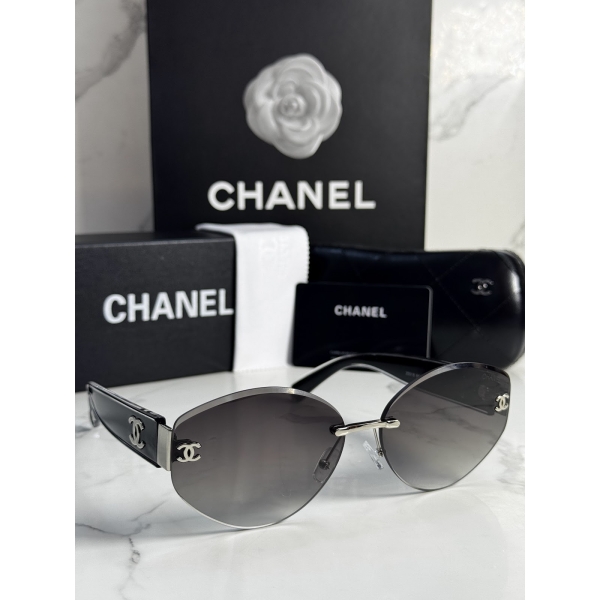 Lentes CHANEL — Ref. LF-L224-0090 con el packaging mostrado en la fotografía
