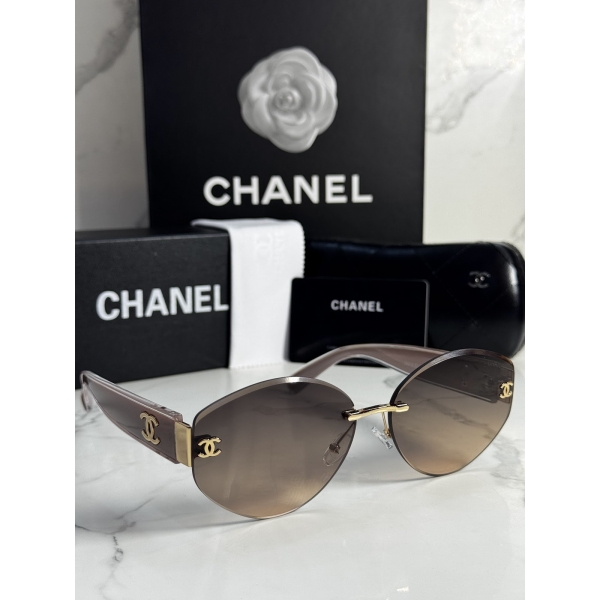 Lentes CHANEL — Ref. LF-L224-0091 con el packaging mostrado en la fotografía