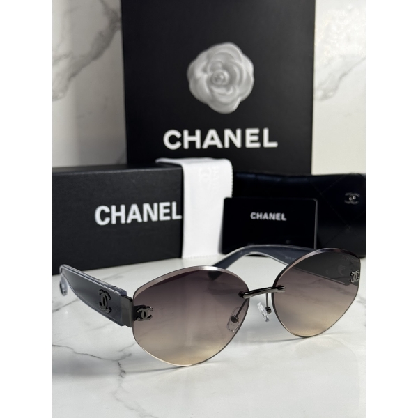 Lentes CHANEL — Ref. LF-L224-0092 con el packaging mostrado en la fotografía