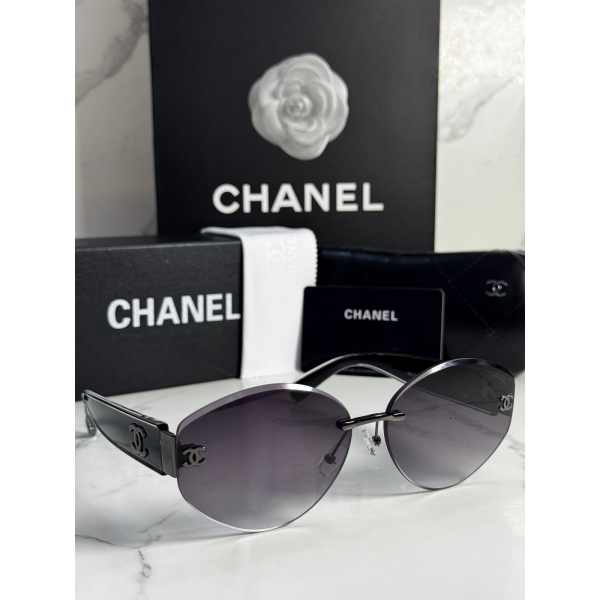 Lentes CHANEL — Ref. LF-L224-0093 con el packaging mostrado en la fotografía