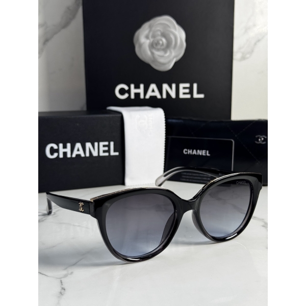 Lentes CHANEL — Ref. LF-L224-0100 con el packaging mostrado en la fotografía
