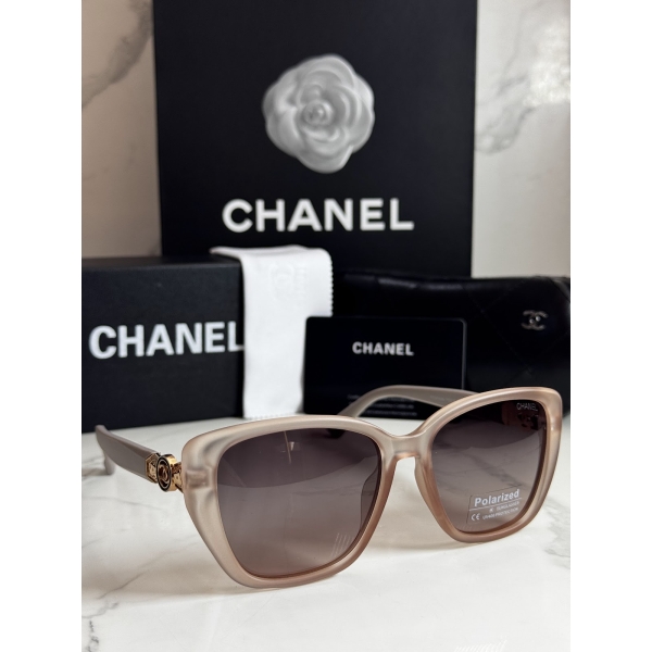 Lentes CHANEL — Ref. LF-L224-0104 con el packaging mostrado en la fotografía
