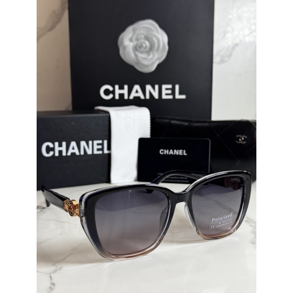 Lentes CHANEL — Ref. LF-L224-0106 con el packaging mostrado en la fotografía