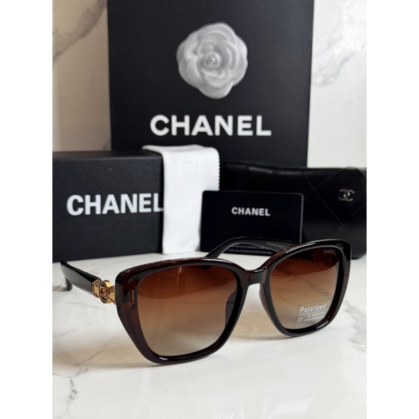 Lentes CHANEL — Ref. LF-L224-0108 con el packaging mostrado en la fotografía