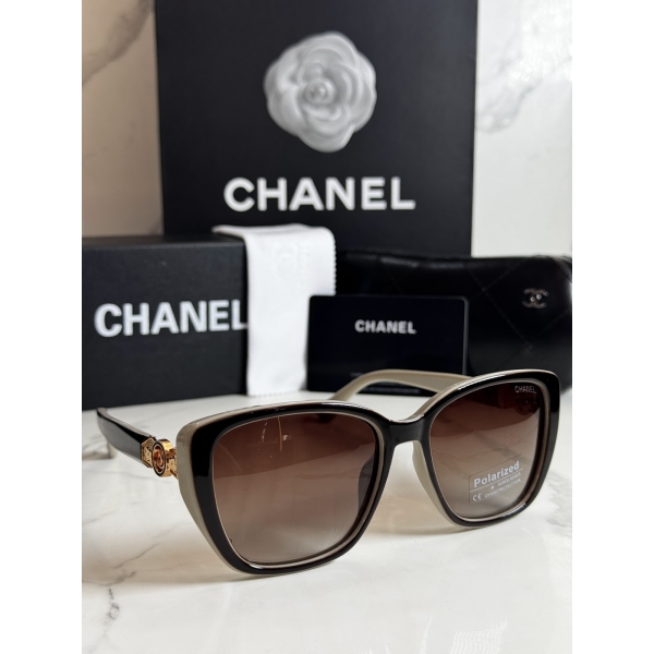 Lentes CHANEL — Ref. LF-L224-0109 con el packaging mostrado en la fotografía