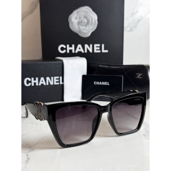 Lentes CHANEL — Ref. LF-L224-0112 con el packaging mostrado en la fotografía