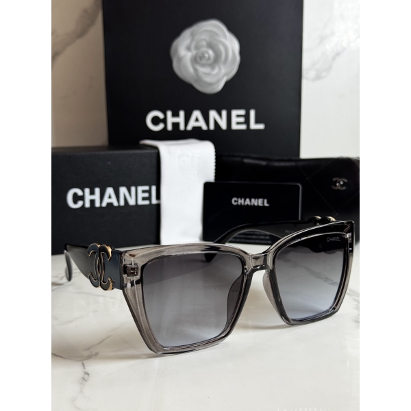 Lentes CHANEL — Ref. LF-L224-0114 con el packaging mostrado en la fotografía