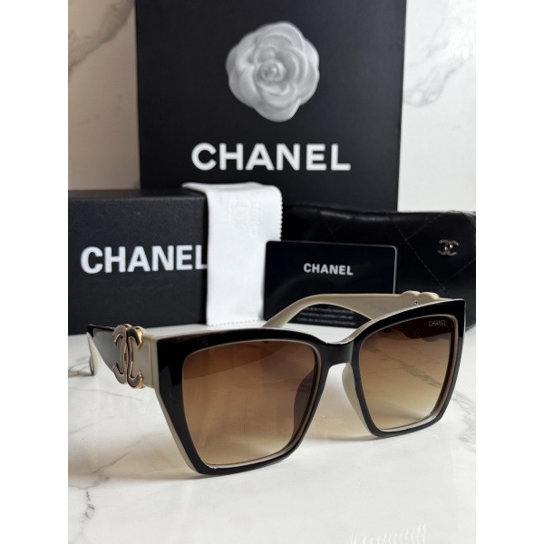 Lentes CHANEL — Ref. LF-L224-0115 con el packaging mostrado en la fotografía