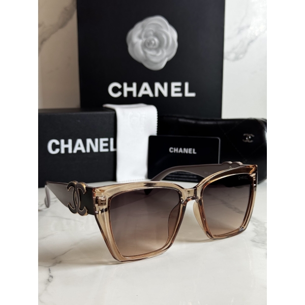 Lentes CHANEL — Ref. LF-L224-0116 con el packaging mostrado en la fotografía