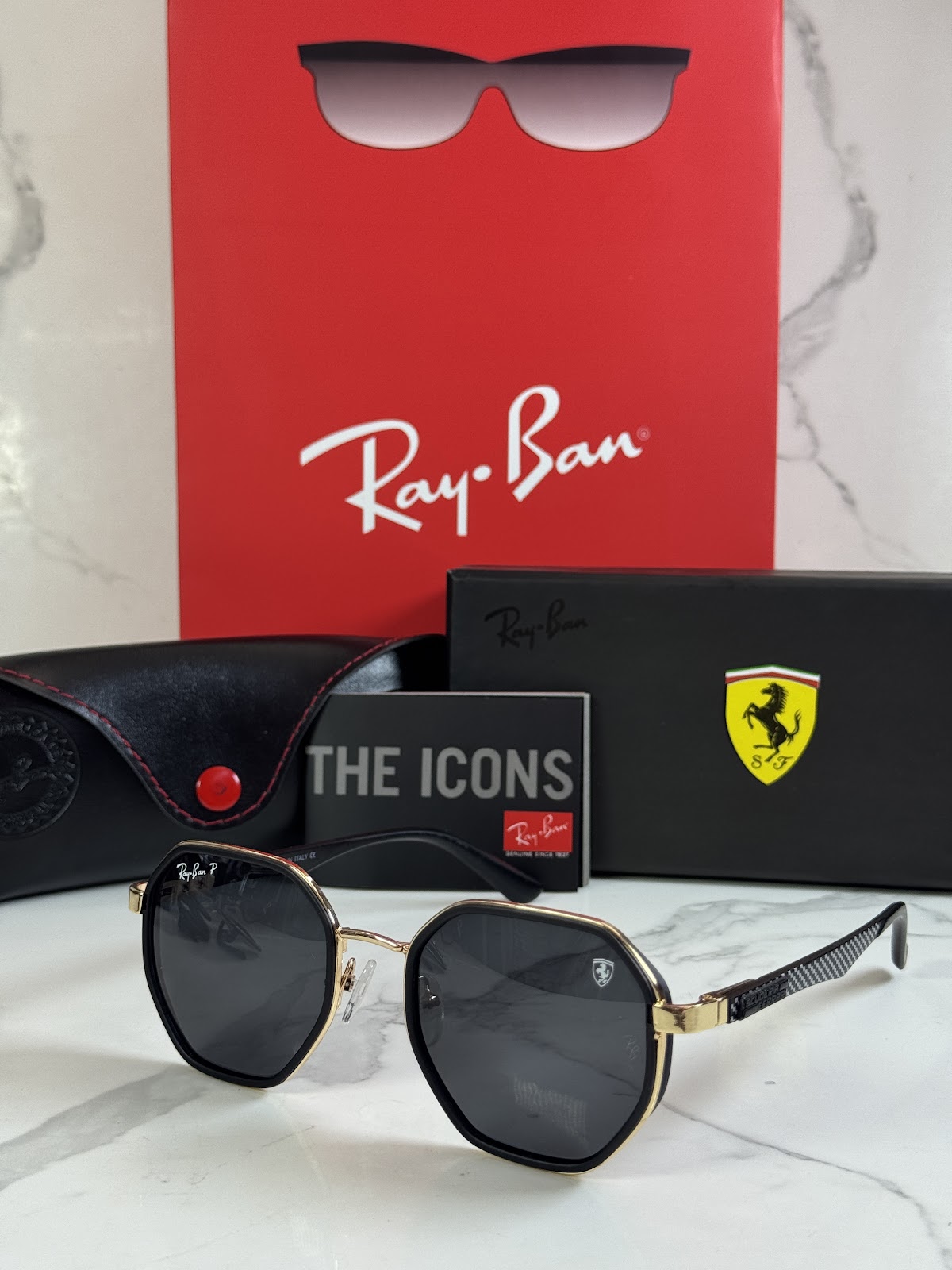 Lentes FERRARI — Ref. LF-L236-0003 con el packaging mostrado en la fotografía