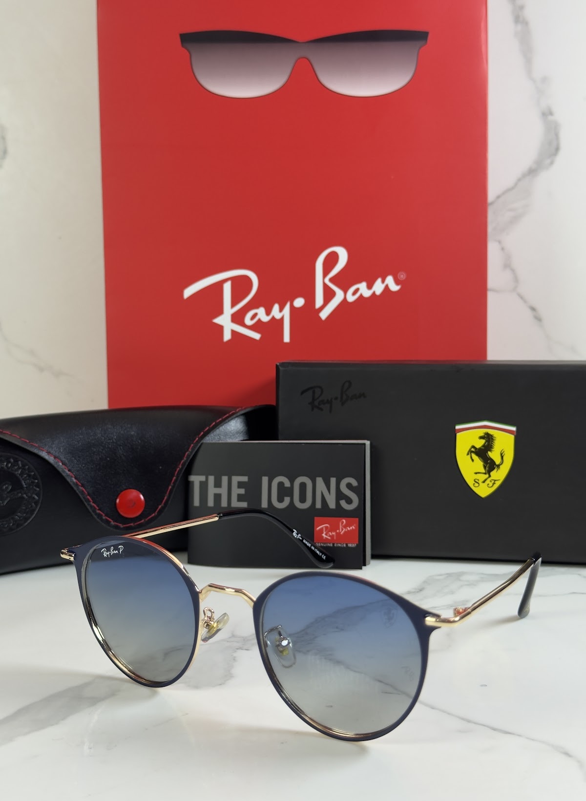 Lentes FERRARI — Ref. LF-L236-0010 con el packaging mostrado en la fotografía