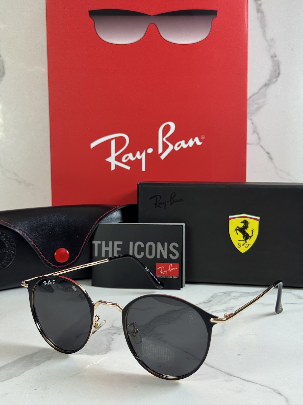 Lentes FERRARI — Ref. LF-L236-0013 con el packaging mostrado en la fotografía